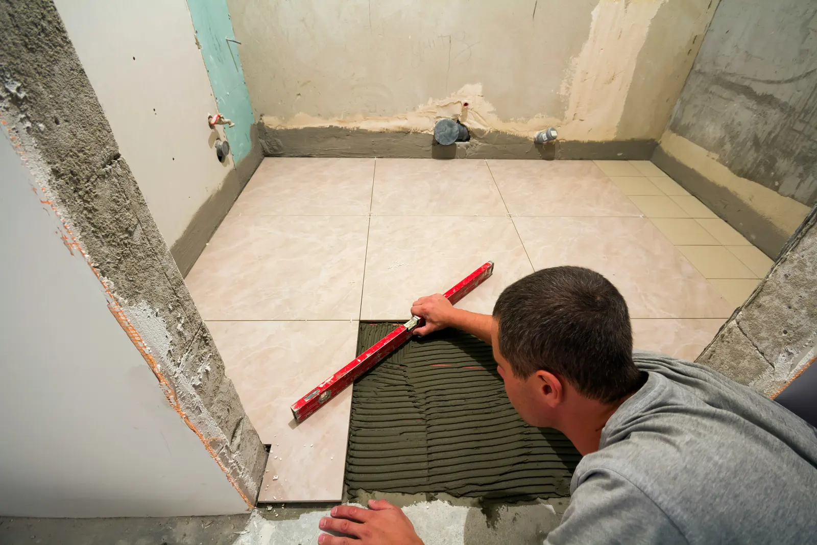 Bathroom grouting and sealing service